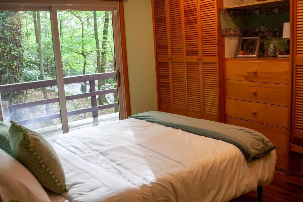 Modern Cabin With Hot Tub Grill Lake Beach Wineries Hiking Fishing And Hershey Park Family And Pet Friendly Superhosts On Ab&B Mount Gretna Экстерьер фото
