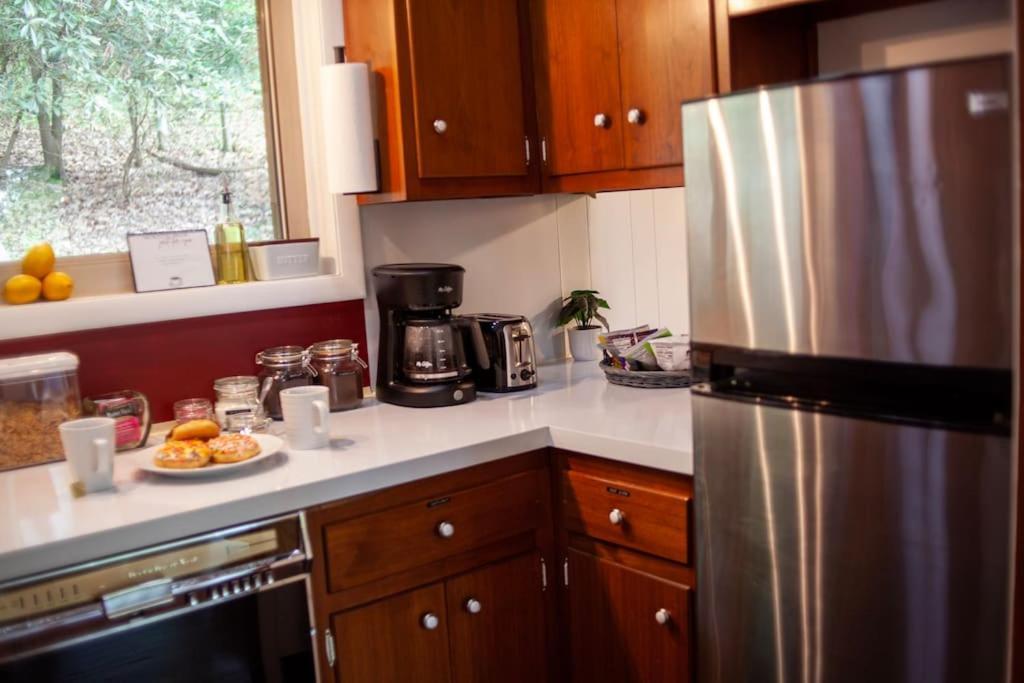 Modern Cabin With Hot Tub Grill Lake Beach Wineries Hiking Fishing And Hershey Park Family And Pet Friendly Superhosts On Ab&B Mount Gretna Экстерьер фото