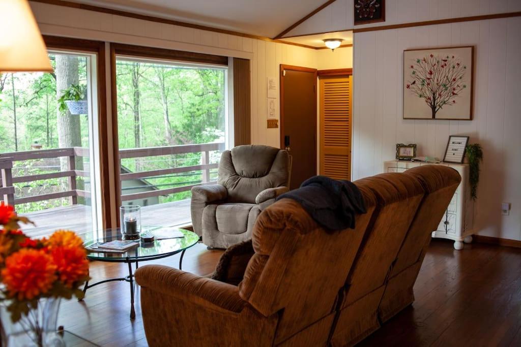 Modern Cabin With Hot Tub Grill Lake Beach Wineries Hiking Fishing And Hershey Park Family And Pet Friendly Superhosts On Ab&B Mount Gretna Экстерьер фото