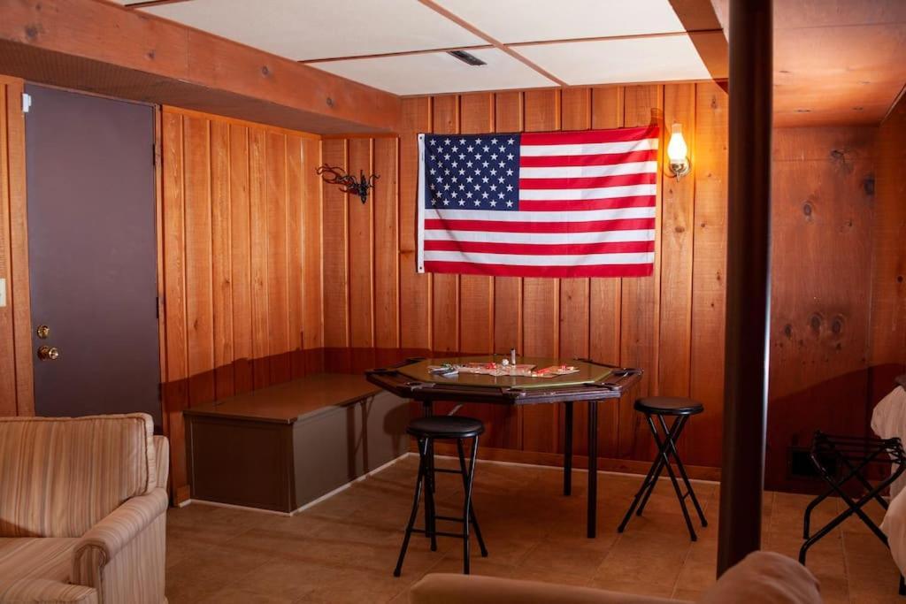 Modern Cabin With Hot Tub Grill Lake Beach Wineries Hiking Fishing And Hershey Park Family And Pet Friendly Superhosts On Ab&B Mount Gretna Экстерьер фото
