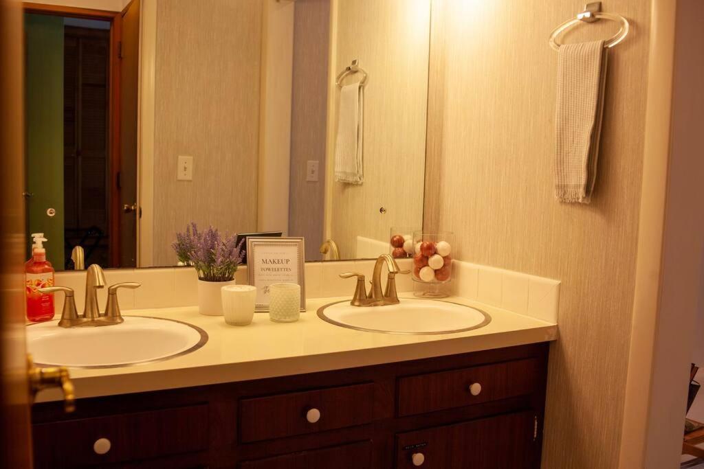 Modern Cabin With Hot Tub Grill Lake Beach Wineries Hiking Fishing And Hershey Park Family And Pet Friendly Superhosts On Ab&B Mount Gretna Экстерьер фото